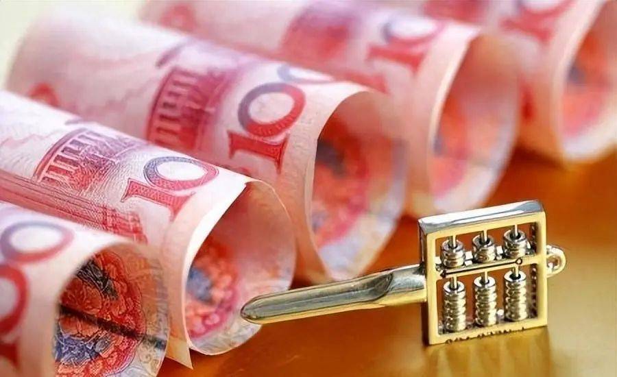 去银行存钱，存单、存折、银行卡，哪个更好？银行人员说出实情！