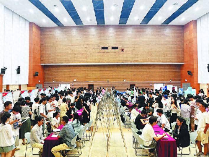 合肥秋招首站走进安徽大学